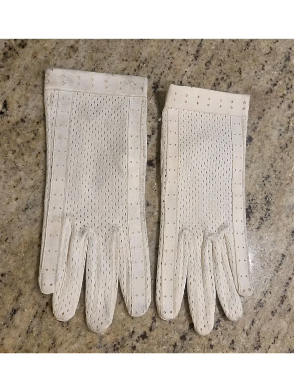 Vintage Womens Size 6.5 M/L Off-White Cotton Mesh Leather Stripe Gloves